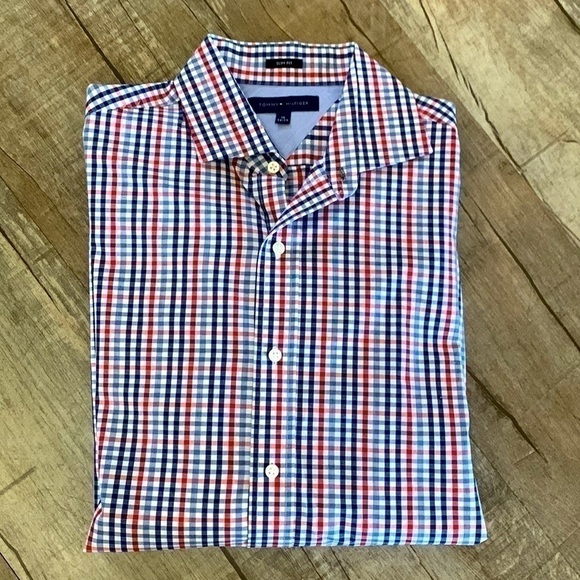 Men's Plaid Tommy Hilfiger Button Down Dress Shirt - Picture 8 of 8